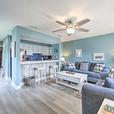 Panama City Condo With Balcony And Pool, Walk To Beach